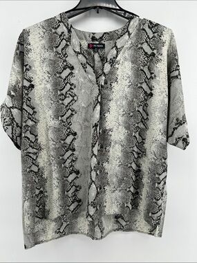NYC Trends  Snake Print Short Sleeve Blouse Gray/Black Womens Size 3X